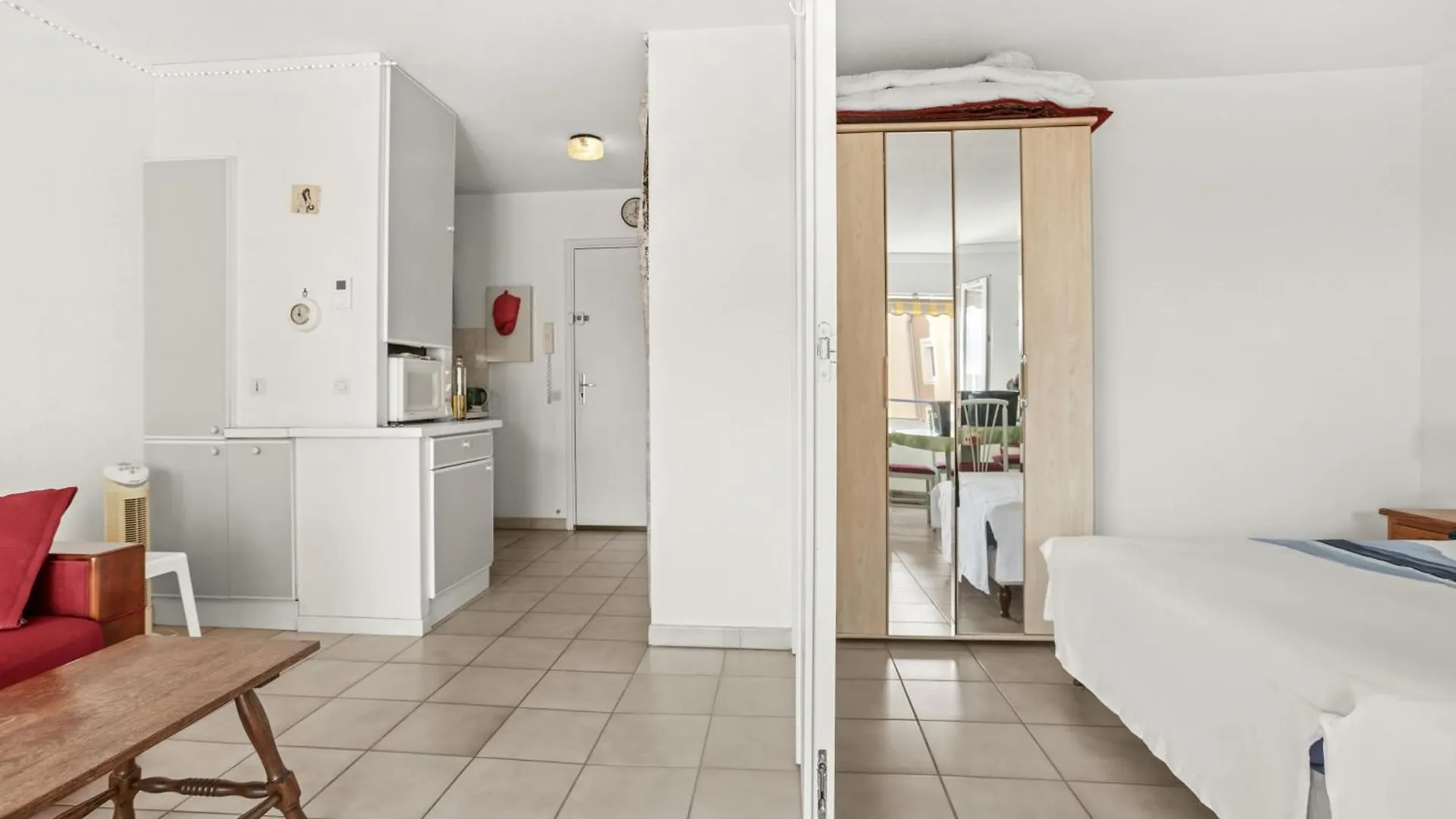 Appartement A 200 M De La Mer Frejus Apartment