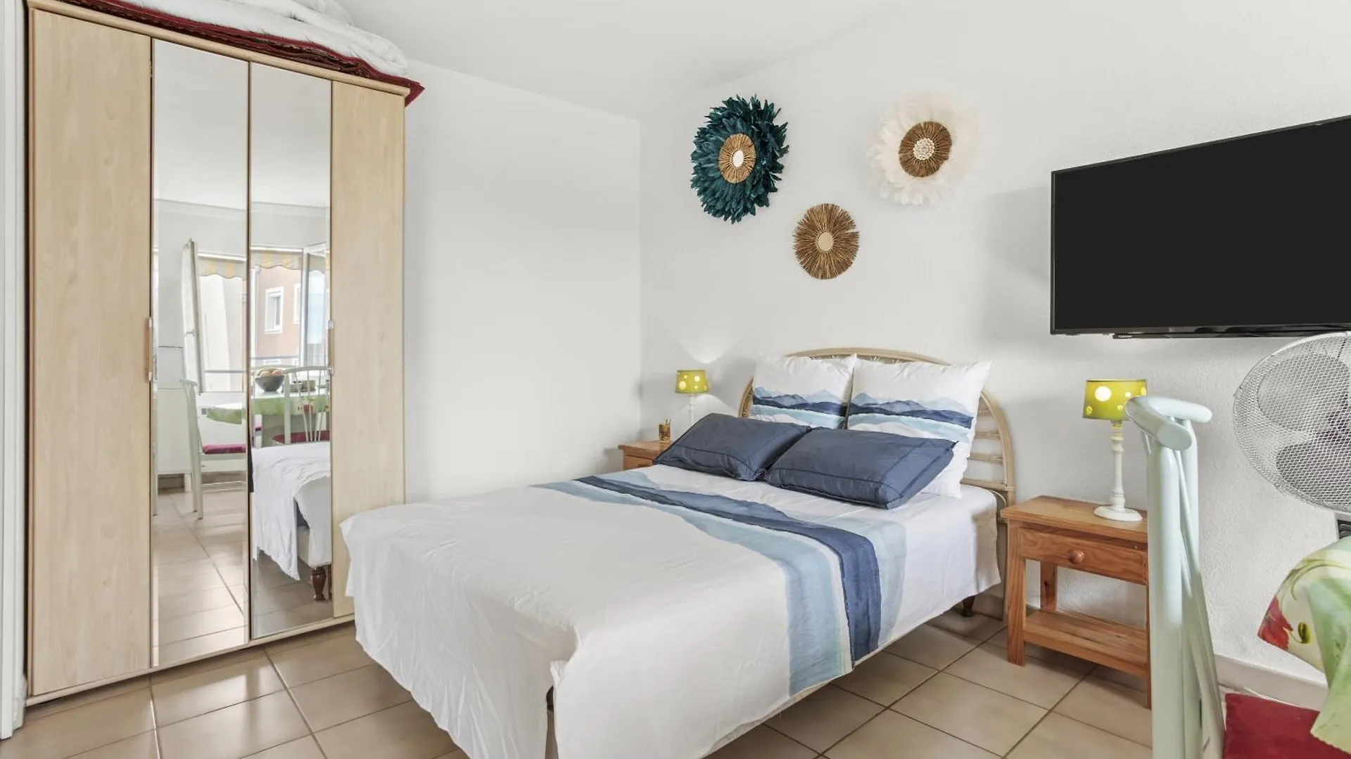 Appartement A 200 M De La Mer Frejus Apartment