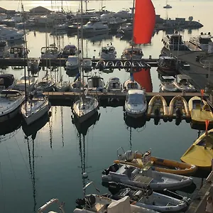 Boutique Hirondelle Port Fréjus